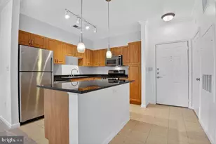 12945 Centre Park Cir, Herndon, VA 20171 - Photo 4