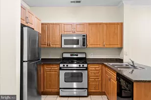 12913 Centre Park Cir, Herndon, VA 20171 - Photo 4