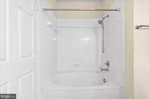 12913 Centre Park Cir, Herndon, VA 20171 - Photo 16