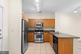 12913 Centre Park Cir, Herndon, VA 20171 - Photo 4