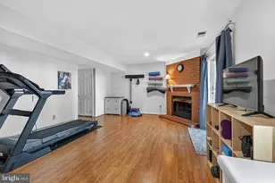 13830 Bridlington Ct, Centreville, VA 20120 - Photo 6