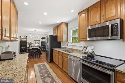 2412 Rosedown Drive, Reston, VA 20191 - Photo 12