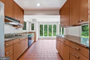 6534 Jay Miller Dr, Falls Church, VA 22041 - Photo 12