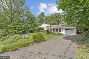 6534 Jay Miller Dr, Falls Church, VA 22041 - Photo 2