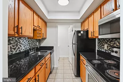 14905 Rydell Road #202, Centreville, VA 20121 - Photo 4