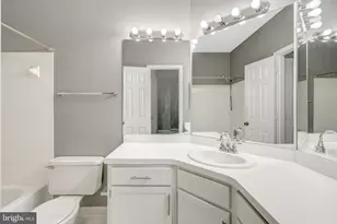 4413 Fair Stone Dr, Fairfax, VA 22033 - Photo 6