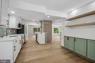 2121 Cabots Point Ln, Reston, VA 20191 - Photo 4