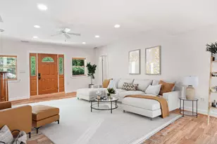 7712 Dolly Dr, Lorton, VA 22079 - Photo 2