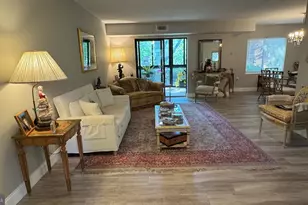 8330 Greensboro Dr, McLean, VA 22102 - Photo 10