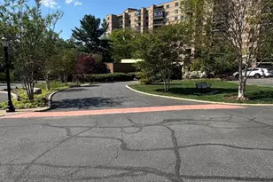 8330 Greensboro Dr, McLean, VA 22102 - Photo 4