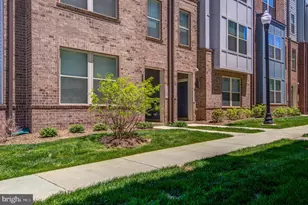2127 Glacier Rd, Herndon, VA 20170 - Photo 2