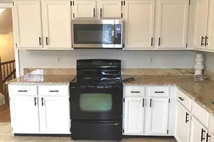 9354 McCarthy Woods Ct, Burke, VA 22015 - Photo 10
