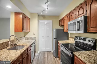 7718 Lafayette Forest Drive #176, Annandale, VA 22003 - Photo 8
