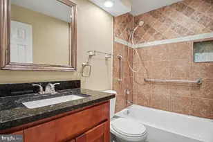 7718 Lafayette Forest Dr, Annandale, VA 22003 - Photo 18