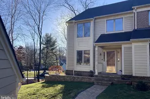 12632 Victoria Station Ct, Fairfax, VA 22033 - Photo 2