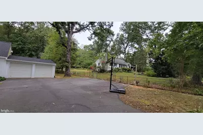 8325 Westchester Drive, Vienna, VA 22182 - Photo 4
