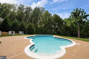 1416 Rosewood Hill Dr, Vienna, VA 22182 - Photo 6