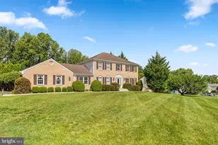 1416 Rosewood Hill Dr, Vienna, VA 22182 - Photo 2