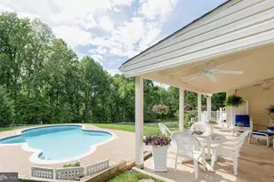 1416 Rosewood Hill Dr, Vienna, VA 22182 - Photo 4