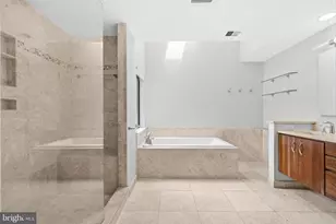 2105 S Bay Ln, Reston, VA 20191 - Photo 36
