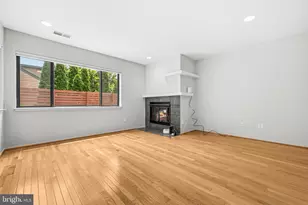 2105 S Bay Ln, Reston, VA 20191 - Photo 16