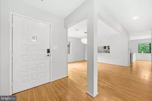 2105 S Bay Ln, Reston, VA 20191 - Photo 4