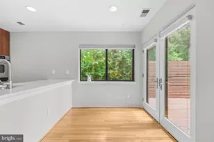 2105 S Bay Ln, Reston, VA 20191 - Photo 8