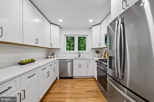 3214 Chichester Ln, Fairfax, VA 22031 - Photo 4