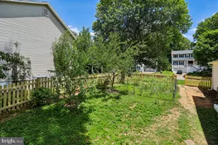 900 Barker Hill Rd, Herndon, VA 20170 - Photo 32