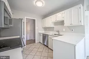 5539 Shooters Hill Ln, Fairfax, VA 22032 - Photo 12