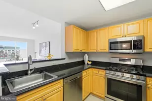 2726 Gallows Rd, Vienna, VA 22180 - Photo 6