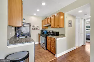 4943 Americana Dr, Annandale, VA 22003 - Photo 8