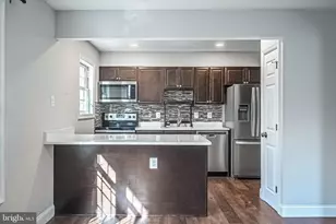 6039 Liberty Bell Ct, Burke, VA 22015 - Photo 12