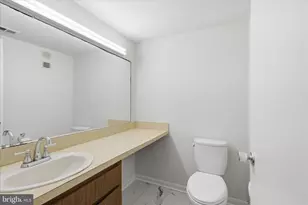 2043 Wethersfield Ct, Reston, VA 20191 - Photo 16
