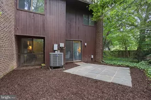 2043 Wethersfield Ct, Reston, VA 20191 - Photo 32