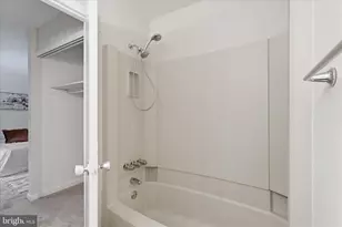 2043 Wethersfield Ct, Reston, VA 20191 - Photo 24
