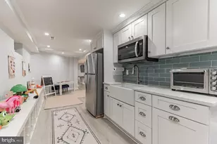 9911 Barnsbury Ct, Fairfax, VA 22031 - Photo 28