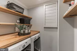 9911 Barnsbury Ct, Fairfax, VA 22031 - Photo 18