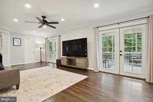 9911 Barnsbury Ct, Fairfax, VA 22031 - Photo 4