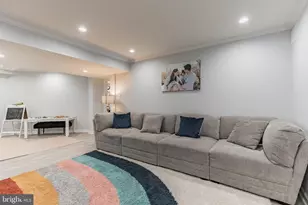 9911 Barnsbury Ct, Fairfax, VA 22031 - Photo 24