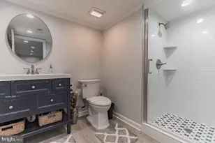 9911 Barnsbury Ct, Fairfax, VA 22031 - Photo 26