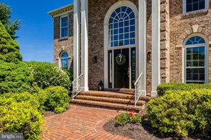 10114 Nedra Dr, Great Falls, VA 22066 - Photo 2