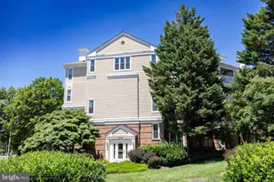 2204 Westcourt Ln, Herndon, VA 20170 - Photo 4