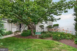 4439 Fair Stone Dr, Fairfax, VA 22033 - Photo 2