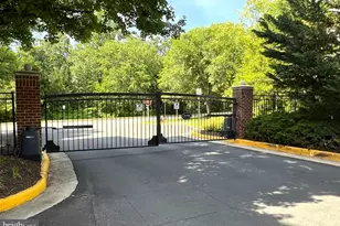 12953 Centre Park Cir, Herndon, VA 20171 - Photo 32