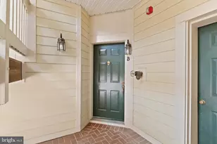 1324 Garden Wall Cir, Reston, VA 20194 - Photo 2