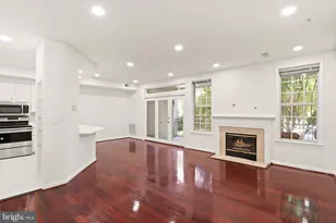 1324 Garden Wall Cir, Reston, VA 20194 - Photo 4