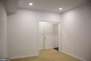1324 Garden Wall Cir, Reston, VA 20194 - Photo 12