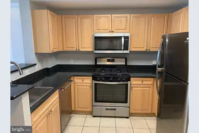 2726 Gallows Road #1011, Vienna, VA 22180 - Photo 4