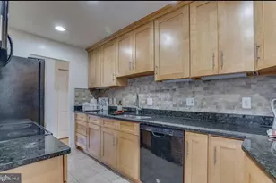 2801 Reign St, Herndon, VA 20171 - Photo 6